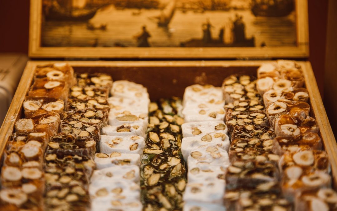 Comer turrón en navidad